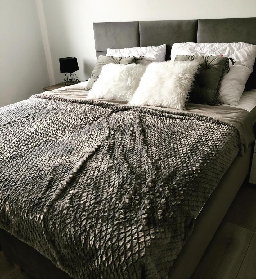Apartament Happiness 옐레니아구라 외부 사진